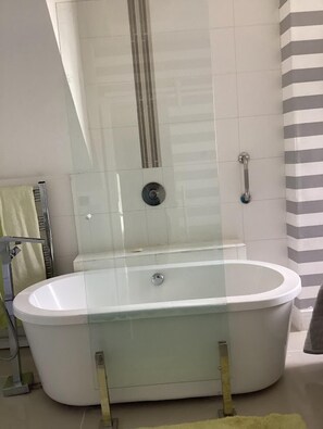 Apartment | Bathroom