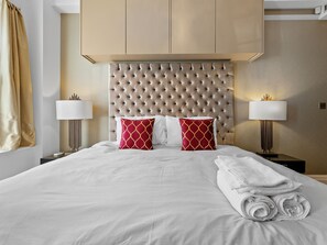 4 bedrooms, iron/ironing board, free WiFi, bed sheets