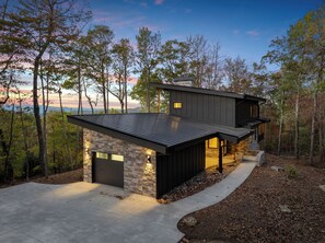 Exterior - Cedar Mountain - Mountain Views, Hot Tub & Fire Pit (Brevard)