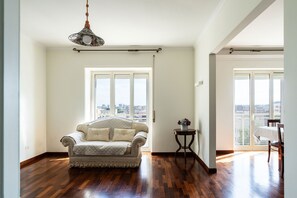 基本公寓 | 客廳 | 平面電視