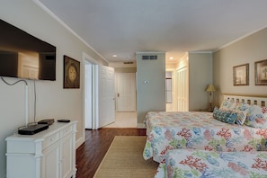 2 bedrooms, iron/ironing board, Internet, bed sheets - Sunset Rentals | Beckenham 203 (Hilton Head Island)