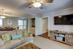 Smart TV - Sunset Rentals | Beckenham 203 (Hilton Head Island)
