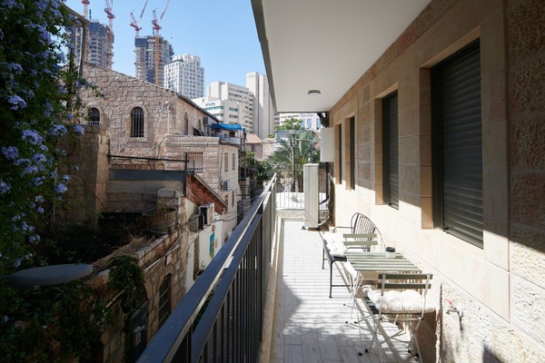 Design-Apartment, Balkon, Stadtblick | Terrasse/Patio