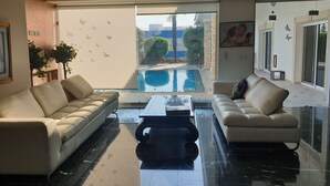 Villa | Living area - Beautiful Spacious House With Swimming Pool (Limassol)