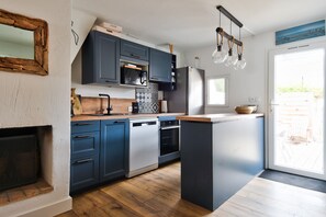 Réfrigérateur, micro-ondes, four, lave-vaisselle