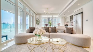 Luxury Apartment, 3 Bedrooms, Sea View | Living area