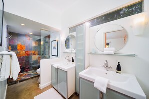 ヘアドライヤー、タオル