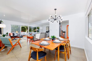 Dining - 30+ Stay! Perfect Family Getaway!  W/Pool, Jacuzzi & Fire Pit (Palm Springs)
