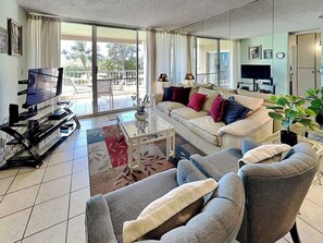 Smart TV - Menehune Shores 206 | Ocean Views, Pool Access (Kihei)