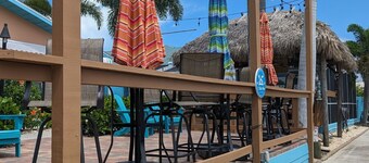 Cabana @ 2 Fish Inn Pool Side