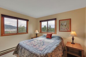 3 bedrooms, WiFi, bed sheets