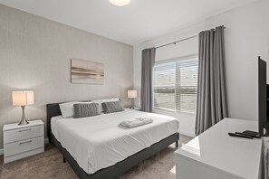 4 quartos, ferros/tábuas de passar roupa, Wi-Fi, roupa de cama