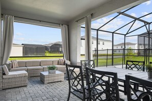 Outdoor dining - Last Minute Disney! Private Pool, Hot Tub, Game Room & Themed Bedrooms. Book Now! #120559 (Orlando)