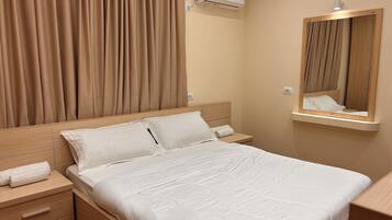 1 bedroom, iron/ironing board, WiFi, bed sheets