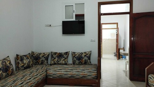 2-bedroom Apartment with WiFi SeaView 3
