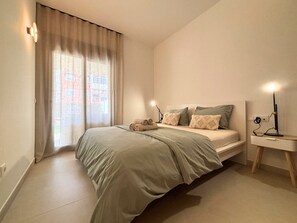 2 bedrooms, iron/ironing board, free WiFi, bed sheets - Mediterranean Gardens 10: Ground floor with garden (Torrevieja)
