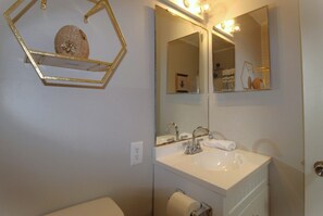 Hair dryer - Downtown 2 bedroom, 2 bath, pet friendly apartment ~ Honey Bee (Charleston)