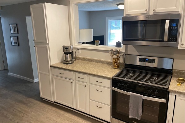 Mikrobølgeovn, ovn, kogeplade, opvaskemaskine