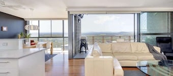 Family Villa, Ocean & Hinterland Views, Pool, Spa