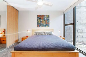 3 habitaciones, tabla de planchar con plancha, wifi y ropa de cama