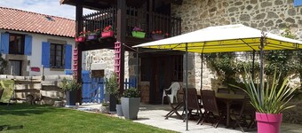 La Grange, charming spacious 5 bedroom Gite in Saint-Estephe 24360 Dordogne
 
 
