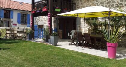 La Grange, charming spacious 5 bedroom Gite in Saint-Estephe 24360 Dordogne