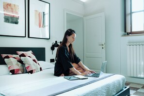 1 Schlafzimmer, Schreibtisch, WLAN, Bettwäsche