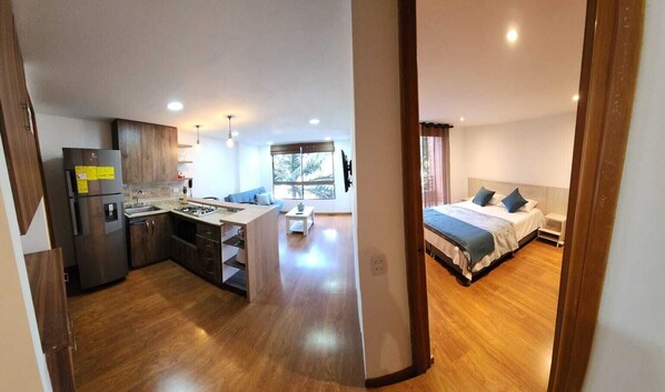 Junior Apartment, 1 Double Bed with Sofa bed, Balcony, City View | In-room safe, iron/ironing board, free WiFi - Pie de Cerro Apartamentos (Medellín)