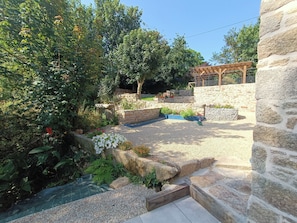 Property grounds - 17th-Century Mill with Indoor Pool – Romantic Escape in Brittany (Ploudalmézeau)