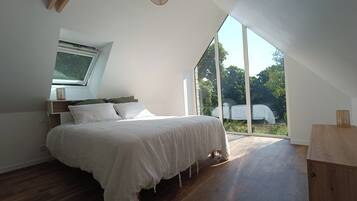 1 kamar tidur, setrika/meja setrika, Wi-Fi, dan seprai linen