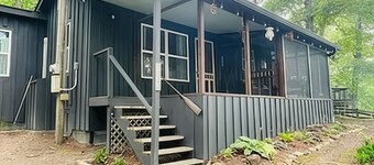 Cameron's Cottage at The Lake