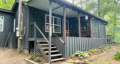 Cameron's Cottage at The Lake
