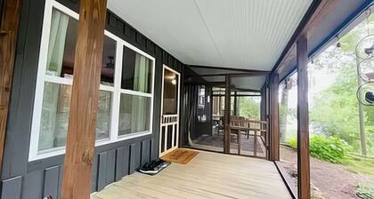Cameron's Cottage at The Lake