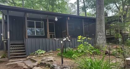 Cameron's Cottage at The Lake