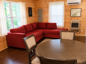 TV - Cameron's Cottage at The Lake (Tallassee)