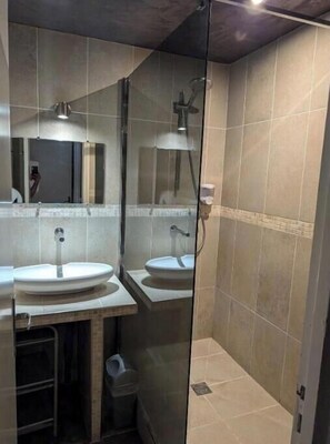 Shower, soap, shampoo, toilet paper