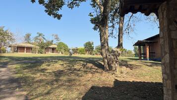 Quarto casal básico, vista para a lagoa | Wi-Fi de cortesia