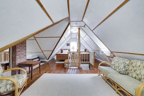 Pondside Retreat Near Narrowsburg & The Delaware River