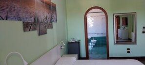 1 bedroom, in-room safe, desk, travel cot