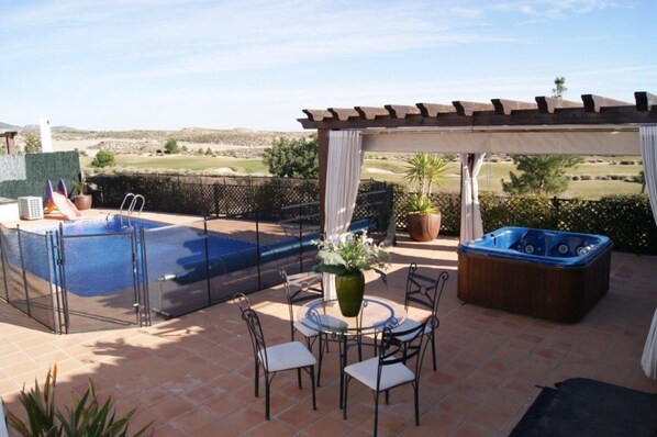 ลานระเบียง/นอกชาน