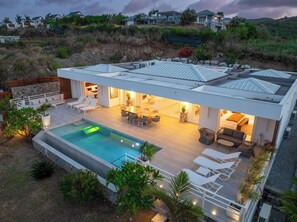 Outdoor pool, a heated pool - New Luxurious Villa FLEURS DE LYS, Sea view and swimming pool (Saint-Martin)