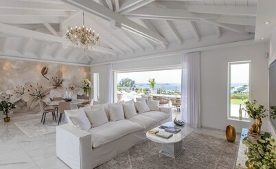 New Luxurious Villa FLEURS DE LYS, Sea view and swimming pool