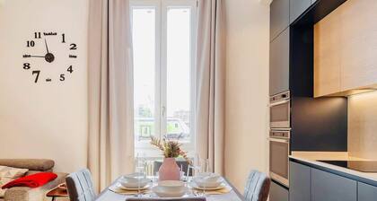 Milan Central Station - 10 Mins to Duomo (WiFi-AC)