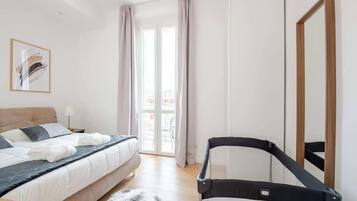 2 chambres, fer et planche à repasser, Wi-Fi, draps fournis