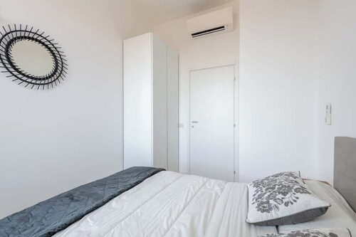 Milan Central Station - 10 Mins to Duomo (WiFi-AC)