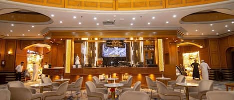 2 restaurants, breakfast, lunch, dinner served; international cuisine