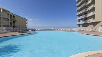 Piscine couverte, piscine chauffée