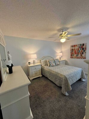 2 bedrooms, iron/ironing board, WiFi, bed sheets - Vitamin Sea: 2BR / 2BA - Beautiful condo walking distance to the beach! (Panama City Beach)