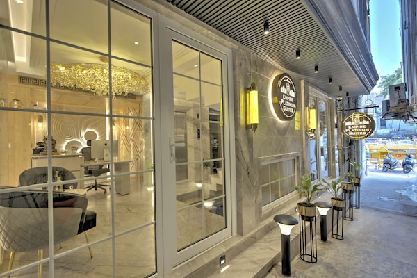 Vista frontal de la propiedad