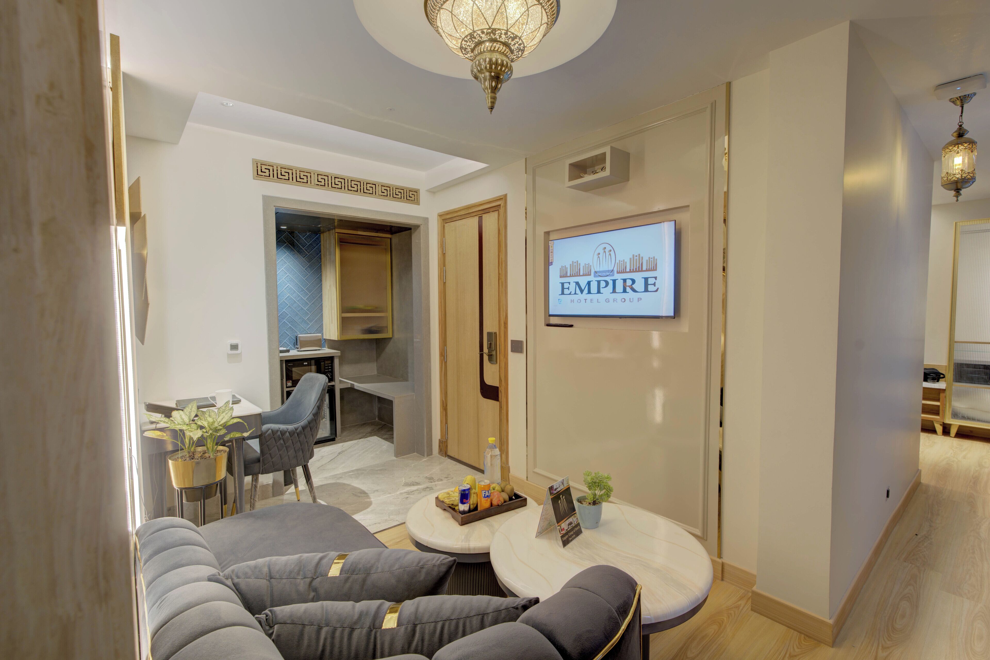 เครื่องนอนระดับพรีเมียม, ผ้านวมขนเป็ด, เตียงเมมโมรีโฟม, มินิบาร์ฟรี